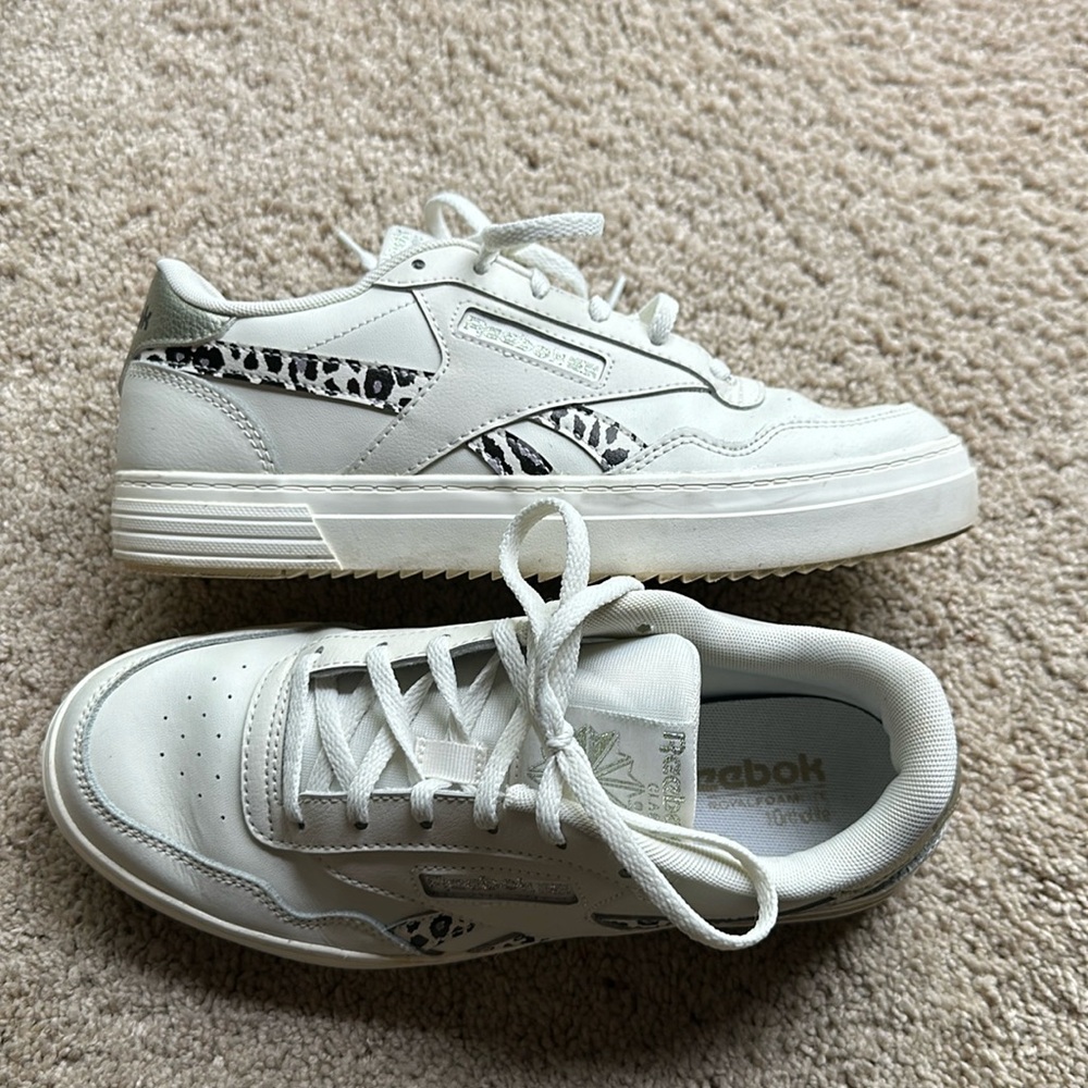 Women size 8 1/2. Off white. Reebok classic. Worn a few times.